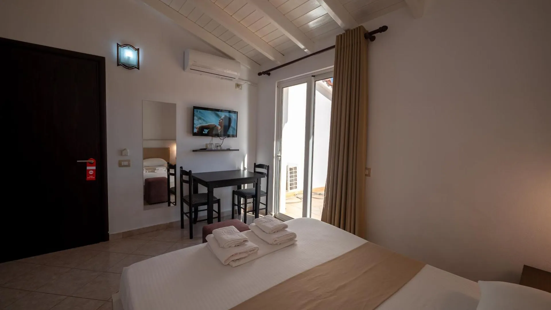 Mariksel Hotel Ksamil 3*,