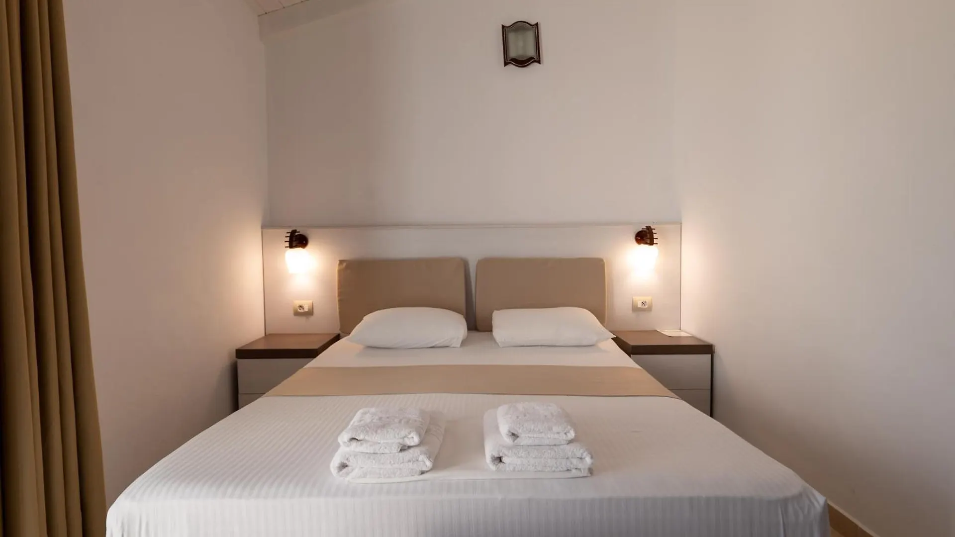 Mariksel Hotel Ksamil 3*,  Albania